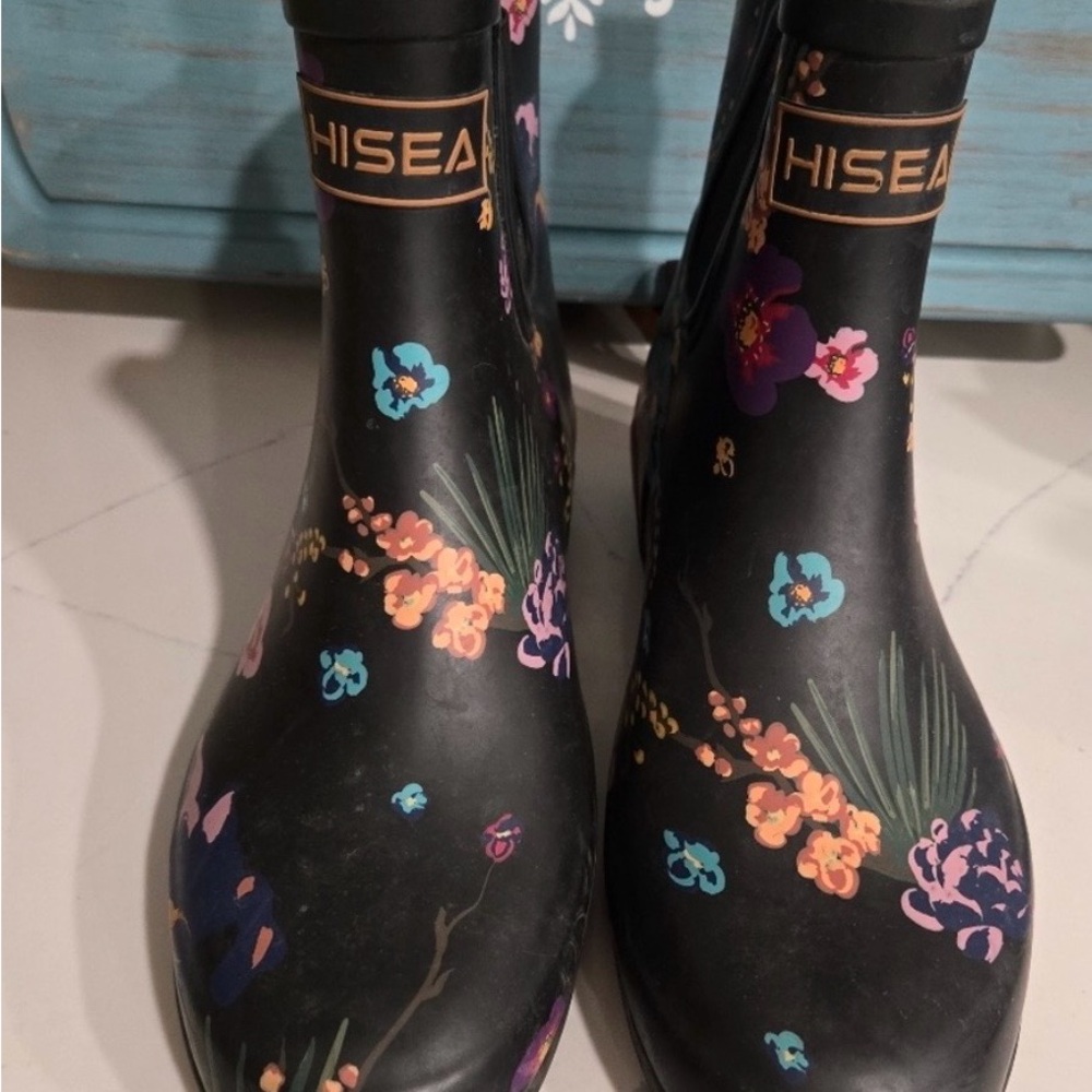Hisea Women's Black Floral Rain Boots